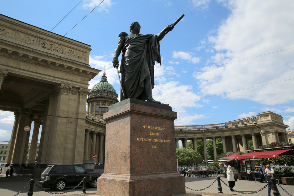 Эксперт оценил туристическую перегруженность Петербурга